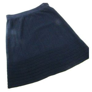 🔥 2 or more 50% off! CAbi navy sweater skirt